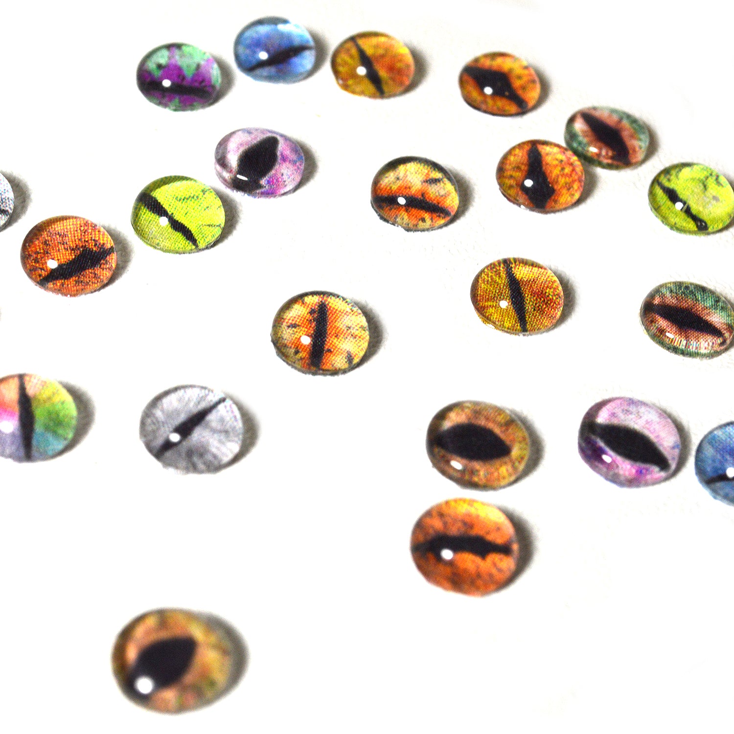 12 Pairs of 8mm Dragon Glass Eyes – Handmade Glass Eyes