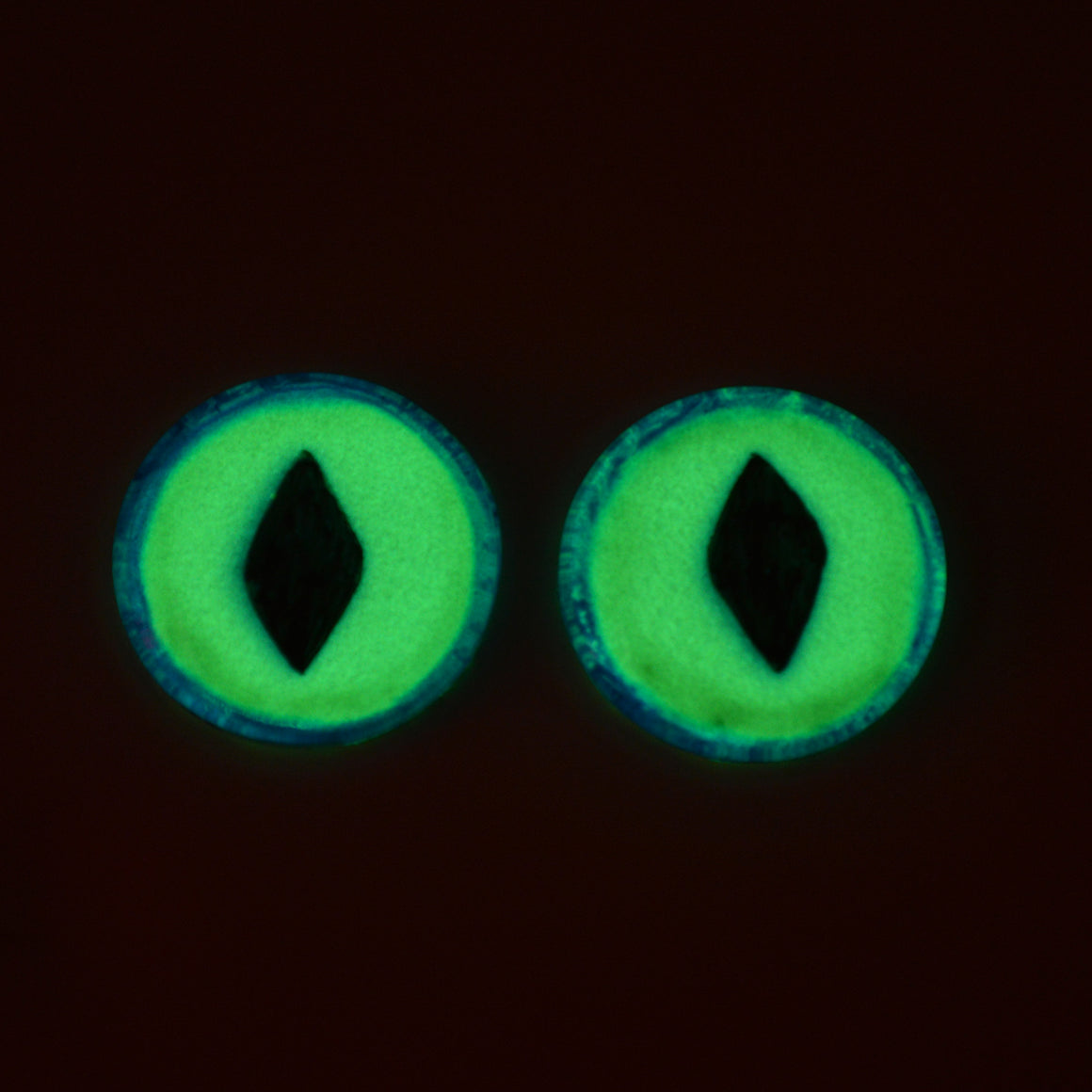 Glow in the Dark Eyes – Handmade Glass Eyes